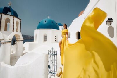 1-Hour Private Santorini Flying Dress Photoshoot - How the Flying Dress Photoshoot Works (In Real Life)