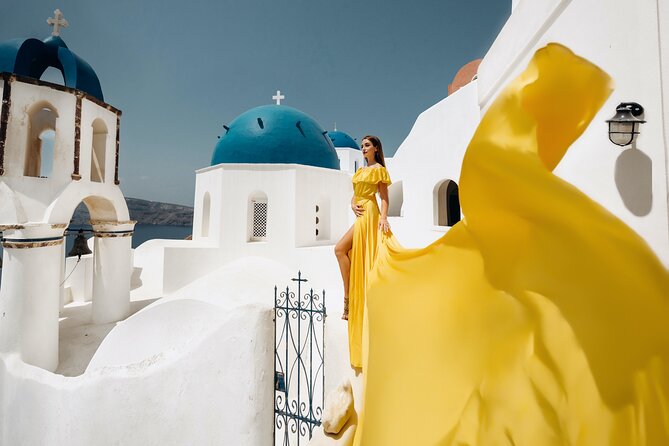 1-Hour Private Santorini Flying Dress Photoshoot - How the Flying Dress Photoshoot Works (In Real Life)