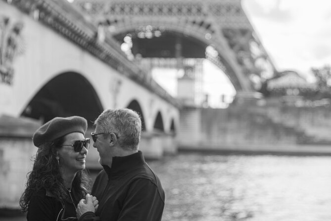 30 min photosession in Paris, all photos sent and edited - Choosing your start time and location plan (Eiffel only vs. more variety)