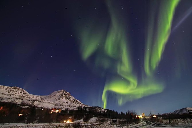 4x4 Reykjavik Northern Lights Tour with Photographer — Aurora RVK - The 9:30 pm timing and what the evening pacing feels like