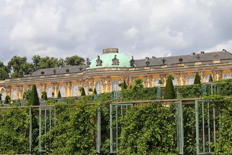 5h Potsdam private tour with Guide, Chauffeur & Photographer - Glienicke Bridge: guided viewpoints with short walking time