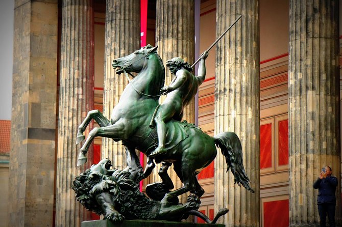 5hours: Guide, Chauffeur & Photographer in Berlin private Tour - Potsdamer Platz and Gendarmenmarkt: Berlin’s Theatrical City Geometry
