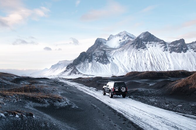 6-day Ultimate Iceland Tour: Photography and Northern Lights - Day 3: seals, black-sand beaches, basalt cliffs, and Kirkjufell’s arrowhead silhouette