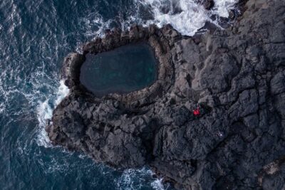 6-day Ultimate Iceland Tour: Photography and Northern Lights - Day 2: Þingvellir rift valley, Strokkur eruptions, Gullfoss mist, and hot-spring resets