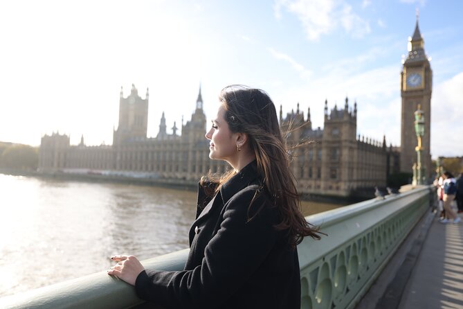 60-Minute Private Photoshoot Tour near Bigben and London Eye - Westminster Bridge waiting game: double-decker at the red light