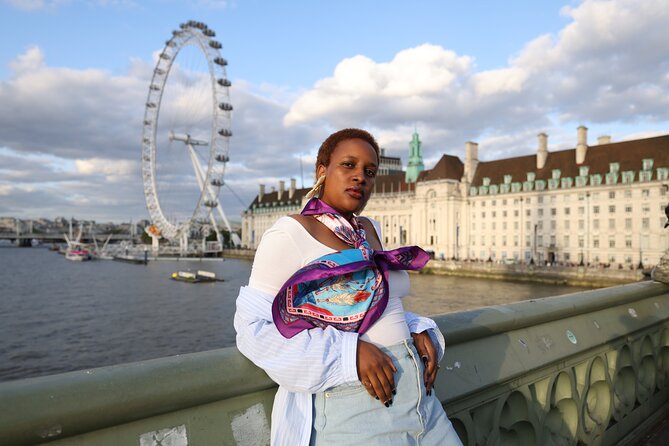 60-Minute Private Photoshoot Tour near Bigben and London Eye - Meeting point at Caffè Nero: quick start, no maze
