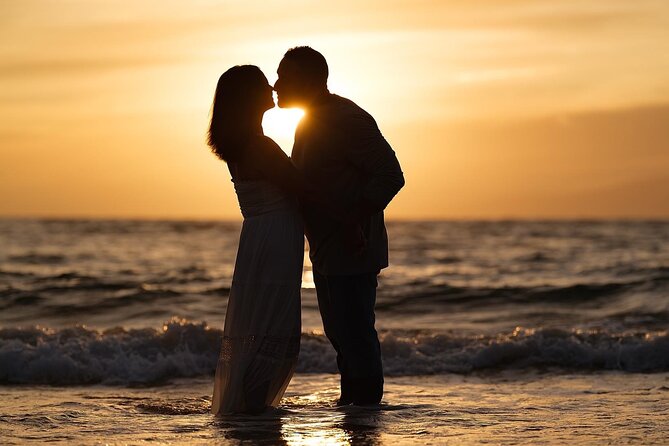 A Maui Beach Photoshoot in Wailea - Wailea Sunset Timing at Mokapu Beach: Why This Session Works