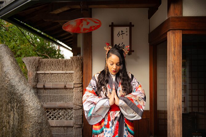 A Privately Guided Photoshoot in Beautiful Kyoto by a Pro - Higashiyama Stop: Maruyama Park, Ninenzaka, and the Yasaka Pagoda Area