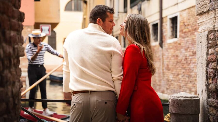 A Unique Photoshoot in Venice - The coaching from Maga, Miri, and Javidan: comfort is part of the product