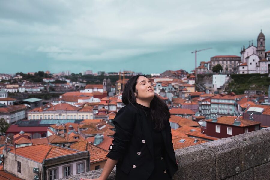Adriana | Porto Photographer - During the Shoot: Guidance Without Pressure