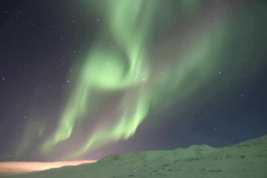 Akureyri: Hunt for the Northern Lights Photography Tour - Chasing the aurora by leaving the glow behind