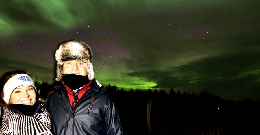 Akureyri: Hunt for the Northern Lights Photography Tour - 9:30 pm departures and how the van chase works