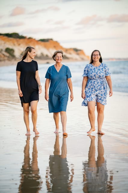 Algarve: 1 hour Couple & Family Photoshoot - Quick Comparison: Why a Private Session Beats DIY Photos