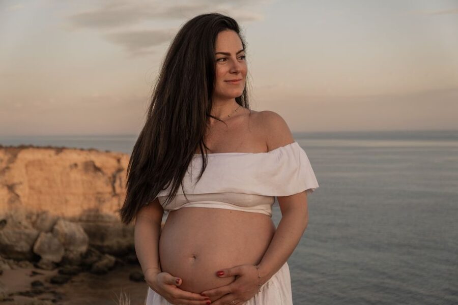 Algarve: Photoshoot for couple, family, portrait - Outfits That Photograph Like a Vacation, Not a Costume