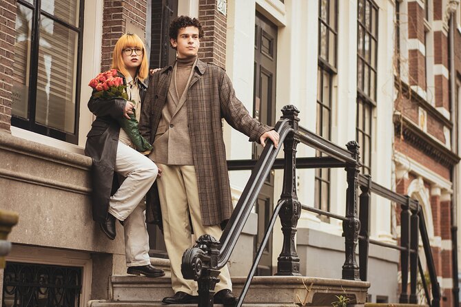 Amsterdam Canal, Tulip, Windmill Photoshoot | Custom Request - Canal, Tulips, and Windmills: How the Photographer Shapes Your Backdrops