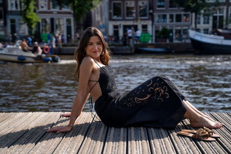 Amsterdam Canals Photoshoot: Private Solo, Family or Couples - Damrak meeting point and the walk-in vibe near Central Station
