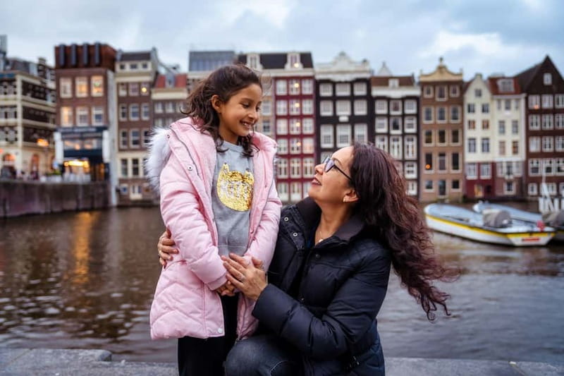 Amsterdam Canals Photoshoot: Private Solo, Family or Couples - Wheelchair accessible and language options