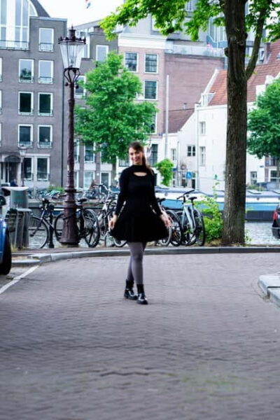 Amsterdam: Customizable Photography Tour with 9-10 Photos - Meeting near Waterlooplein: where to find your photographer