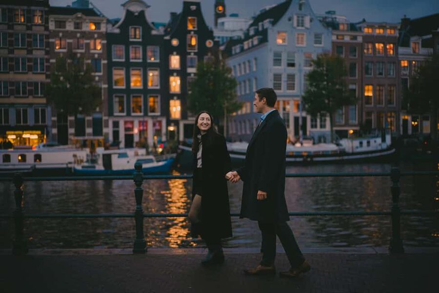 Amsterdam: Private Photoshoot for Couple, Family, or Solo - Timing, meeting points, and staying on schedule
