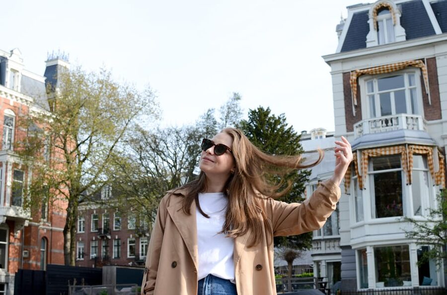 Amsterdam: Private Photoshoot in iconic locations - Language comfort: English and Spanish support