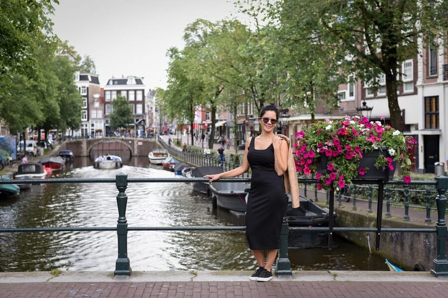 Amsterdam: Private Photoshoot in iconic locations - Accessibility and private format: a calmer experience