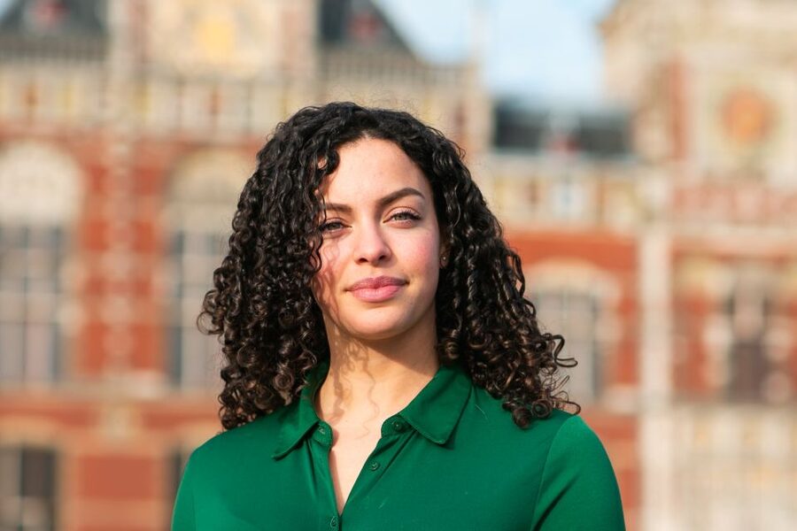 Amsterdam: Professional photoshoot at Centraal Station - Key Highlights to Know Before You Go