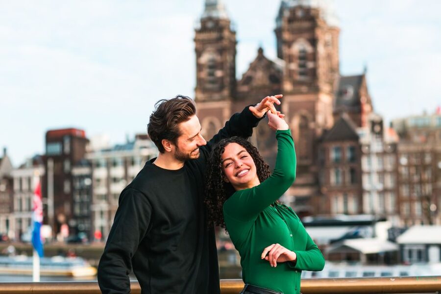 Amsterdam: Professional photoshoot at Centraal Station - Should You Book This Photoshoot?