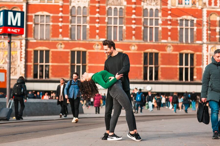 Amsterdam: Professional photoshoot at Centraal Station - Why Amsterdam Centraal Station Works for Photos