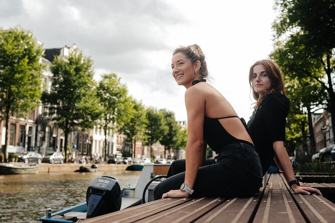 Amsterdam Professional Photoshoot at the Canals - How the 30-minute canal session usually plays out