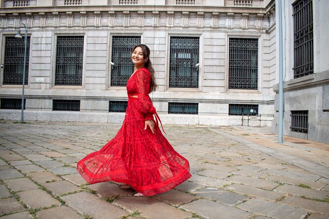An Adventure in Milan and your unforgettable Private Photoshoot - Stop 2: Galleria Vittorio Emanuele II portraits inside the glass-roof space