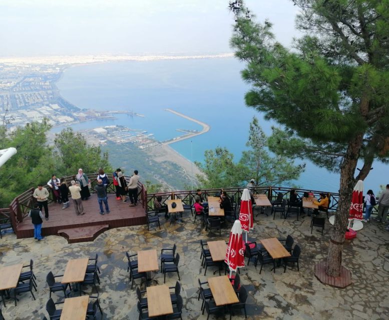 Antalya Photo Tour with Waterfalls, Old City & Boat Trip - Kaleiçi and Hadrianus Gate: the old city portion that moves fast