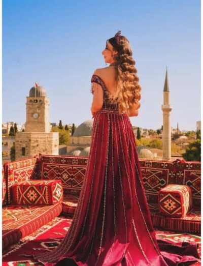 Antalya: Rooftop Photoshoot with Flying Dresses - Finding Juliusink and getting upstairs to the terrace