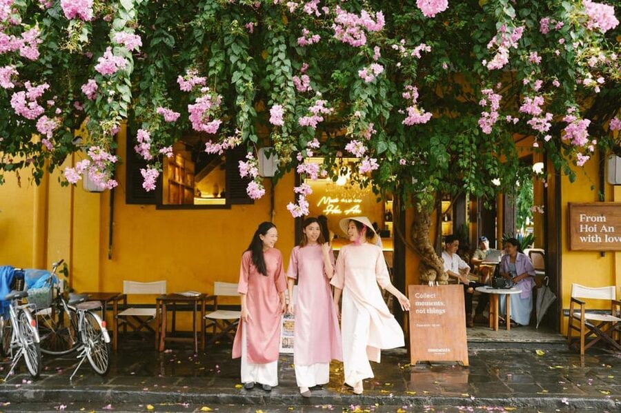 Ao Dai Photography: Traditional Attire Capture in Hoi An - Who should book this Hoi An ao dai photoshoot?