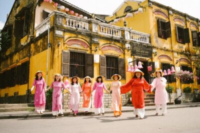 Ao Dai Photography: Traditional Attire Capture in Hoi An - From Thanh Mai to the outfit shop: how the session starts
