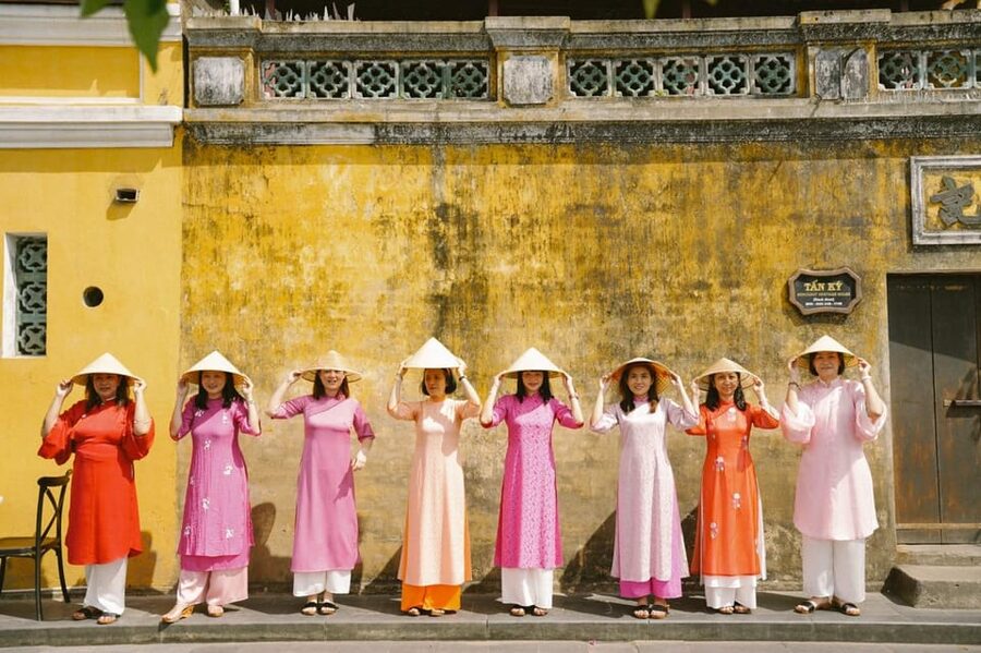 Ao Dai Photography: Traditional Attire Capture in Hoi An - Logistics that matter: timing, private group, and meeting point