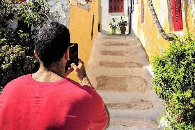 Athens Instagram Photo Tour: Most Instagrammable spots & Hidden gems - Start at Sintagma: Parliament, evzones, and fast framing