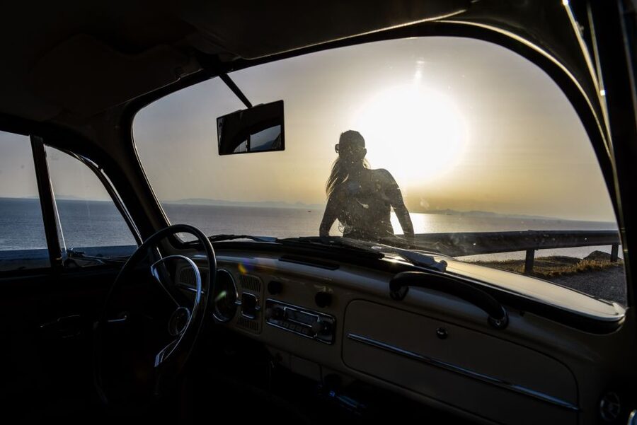 Athens: Riviera Photo Tour in a Vintage Volkswagen Beetle - Stop One: Piraeus Photos in 10 Minutes