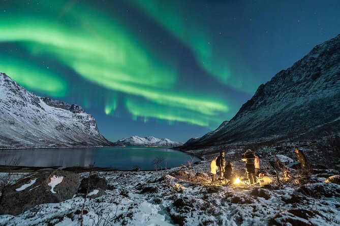 Aurora Hunt with the campfire and professional photographer - Key things that make this aurora hunt work