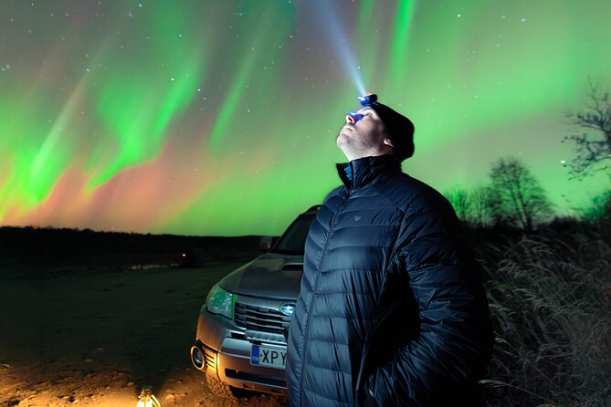 Aurora Photography Expedition with Video - Waiting time: hot drinks, cookies, and staying ready