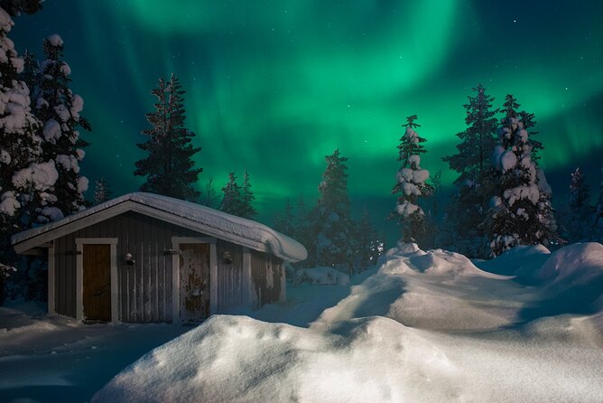 Aurora Photography Tour 3 HOURS - Cold-weather comfort: drinks, cookies, and staying functional