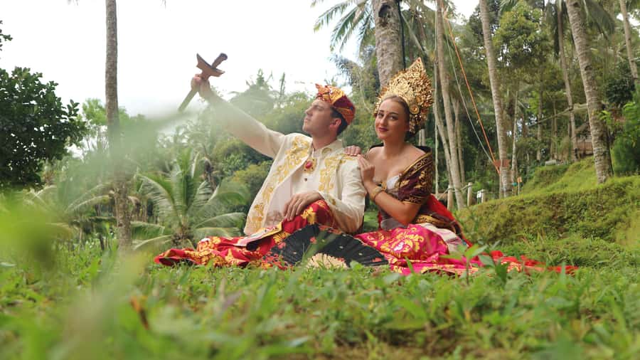 Bali:Traditional Wedding Photoshoot with the Rice Field View - A private rice-terrace setting that makes the photos feel like Bali