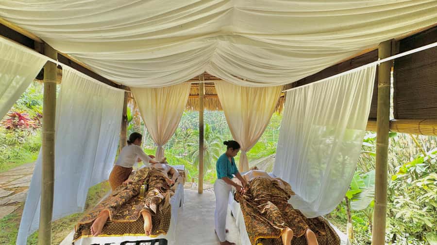 Bali:Traditional Wedding Photoshoot with the Rice Field View - U Fun Field: the included entry ticket and why it helps