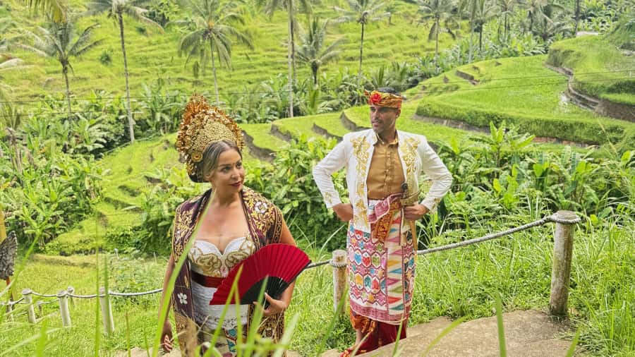 Bali:Traditional Wedding Photoshoot with the Rice Field View - The included photographer service for pre-wedding photos