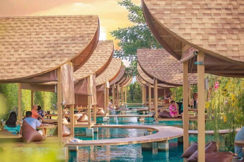 Bangkok: Bubble in the Forest Cafe Photography Journey - Two Hours of Maldives Energy: How the Experience Actually Feels