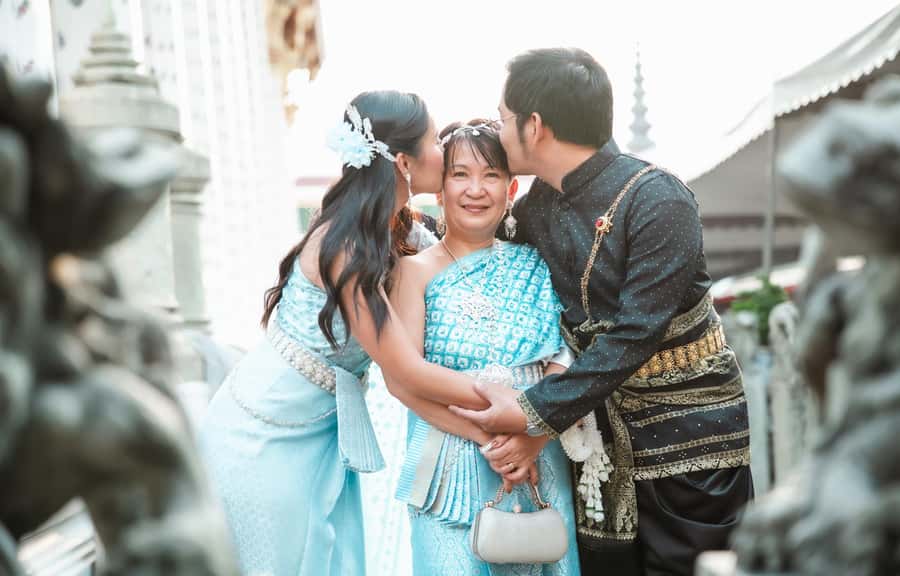 Bangkok: Thai Costume Photoshoot at Wat Arun - Quick highlights: Wat Arun in costume, plus photo delivery that’s actually fast