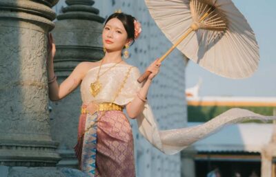 Bangkok: Thai Costume Photoshoot at Wat Arun - The flow of your 1–2 hour session: what you’ll actually do