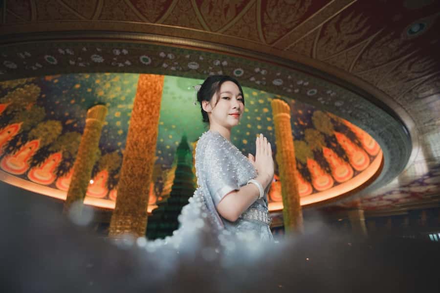 Bangkok:Thai costume with Long tail boat photoshoot - Key moments you’ll care about