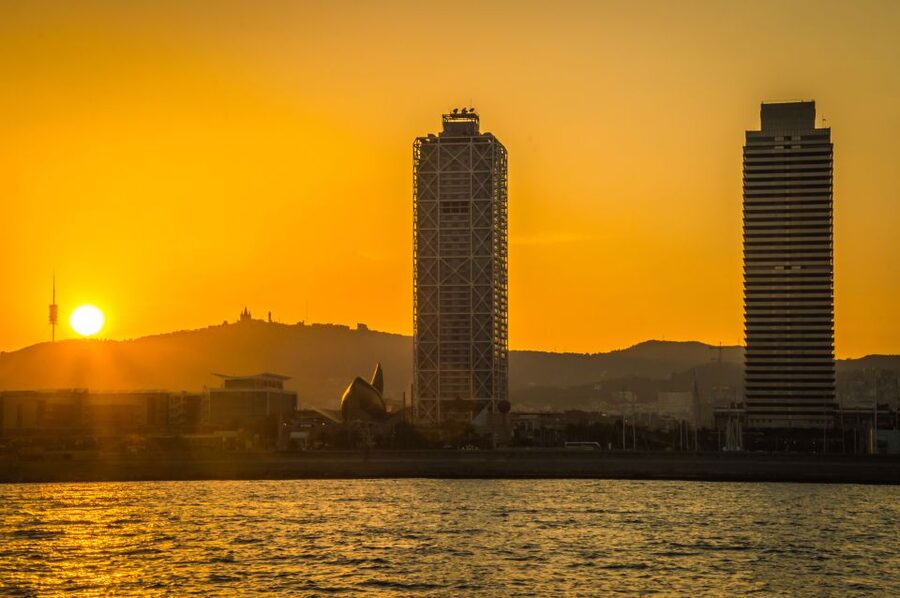 Barcelona: 4-Hour E-Bike Photography Tour - Barcelona E-Bike Photography Tour: Why This Format Works