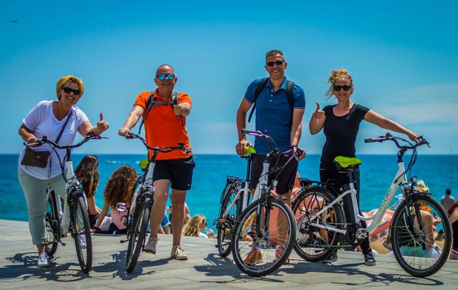 Barcelona: 4-Hour E-Bike Photography Tour - La Pedrera (Casa Mila) and Casa Batlló: Modernism Photo Moments
