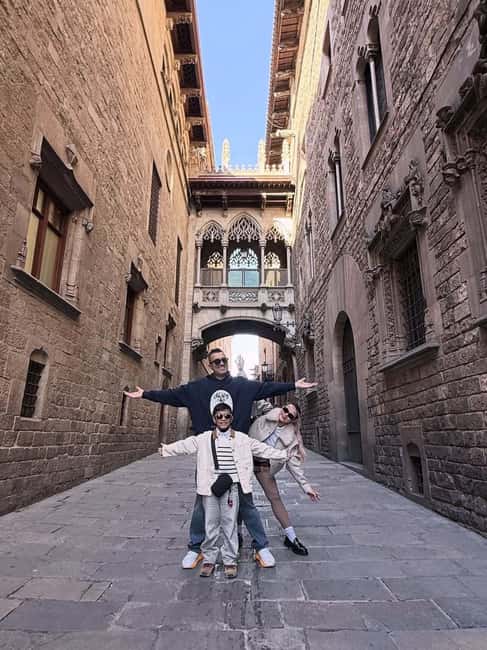 Barcelona: Creative Photo Tour of the City's Artistic Corners - Barcelona’s artistic corners: what you’re really photographing